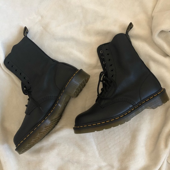 lace up boots doc martens